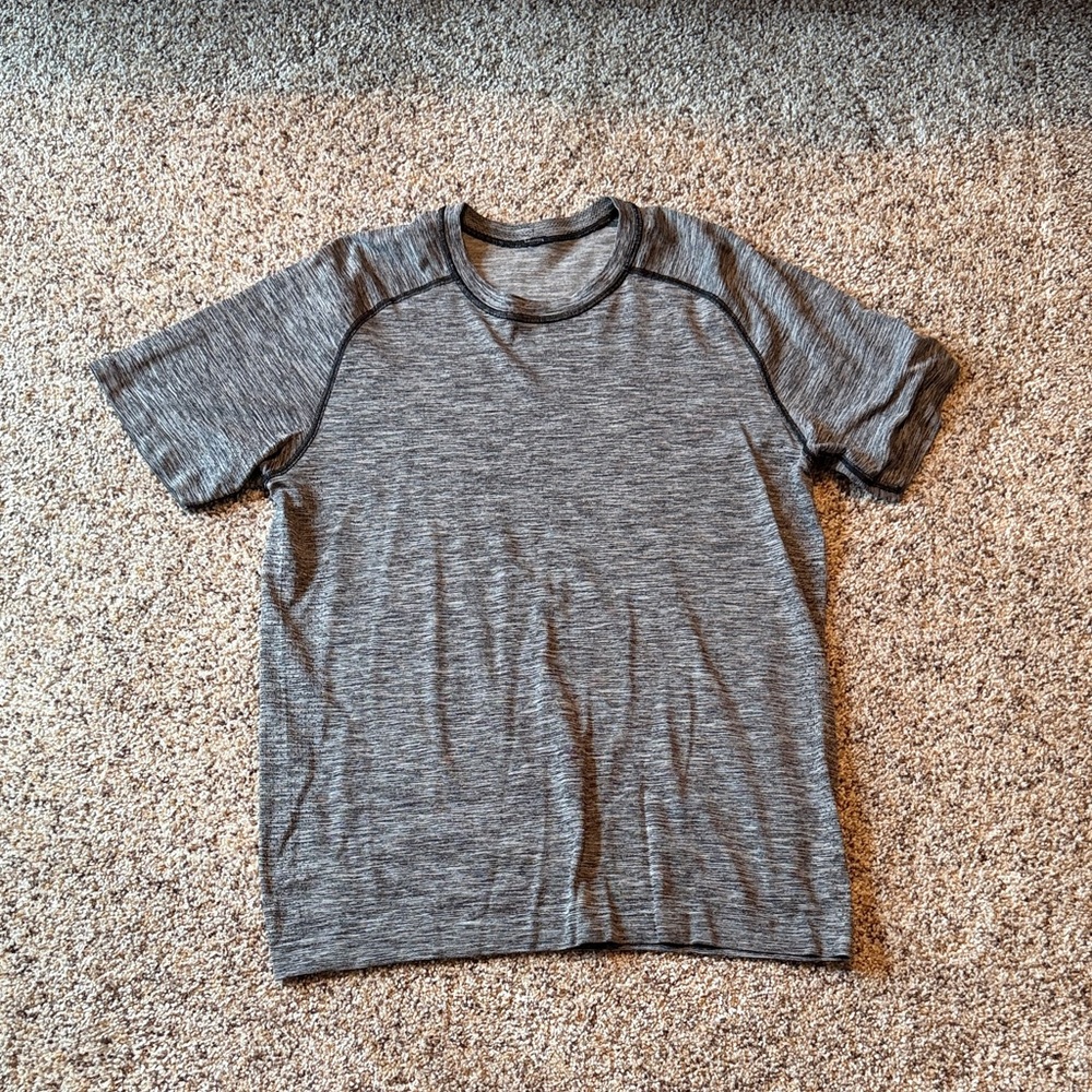 lululemon athletica Gray Short Sleeve Tee